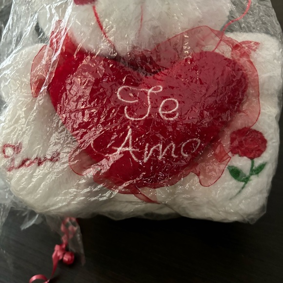 Valentines Day Bear - Picture 2 of 4